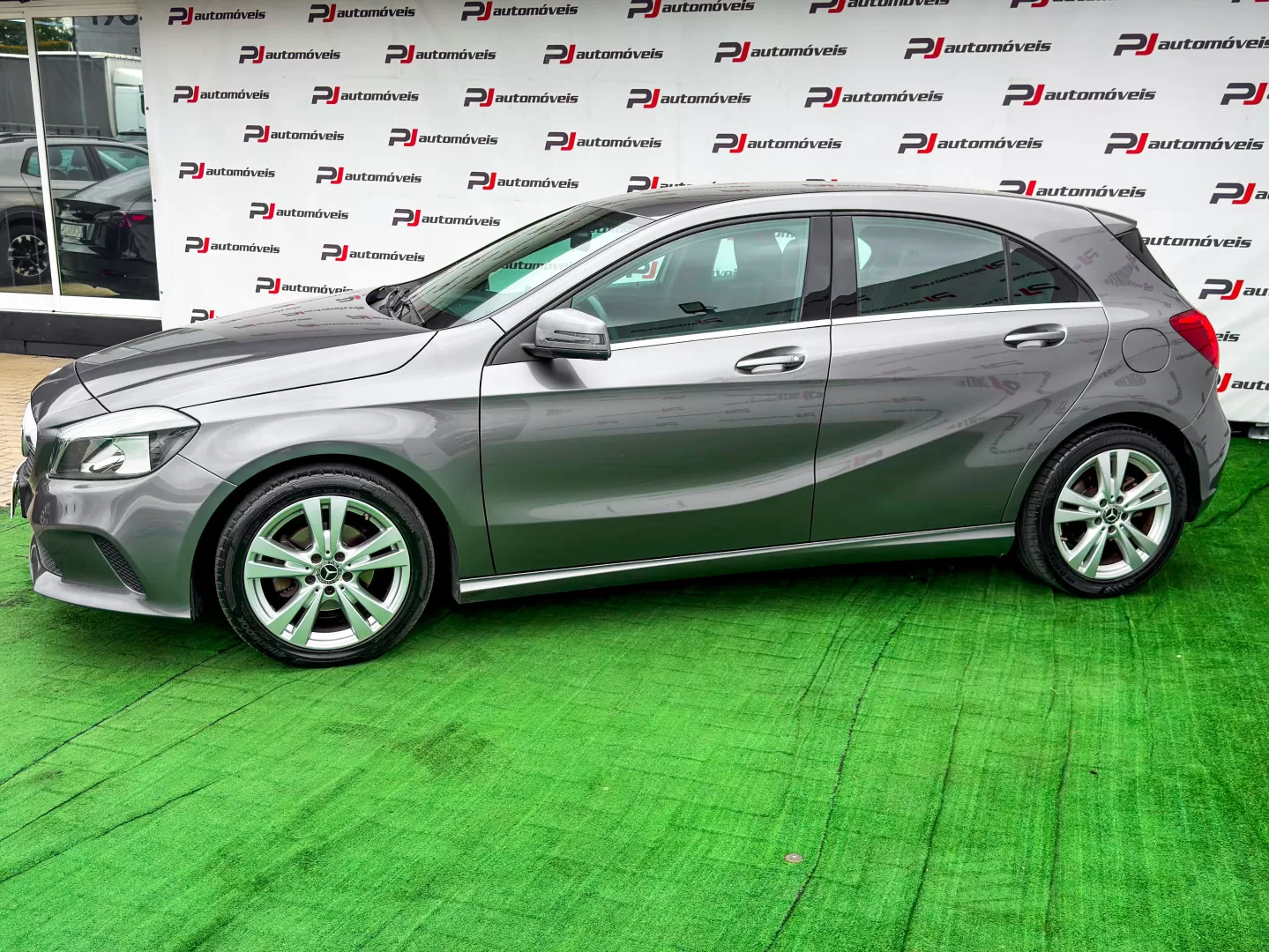 Mercedes-Benz A 180 d Urban Aut. - foto 2
