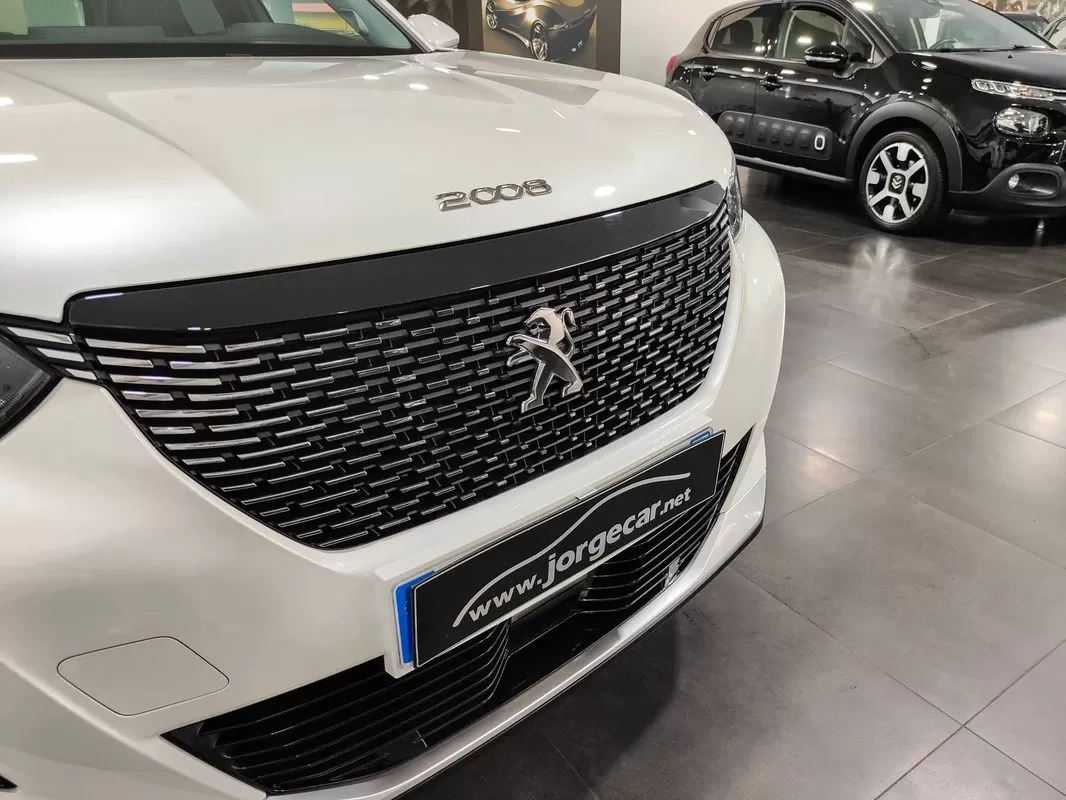 Peugeot 2008 1.2 PureTech Allure - foto 8