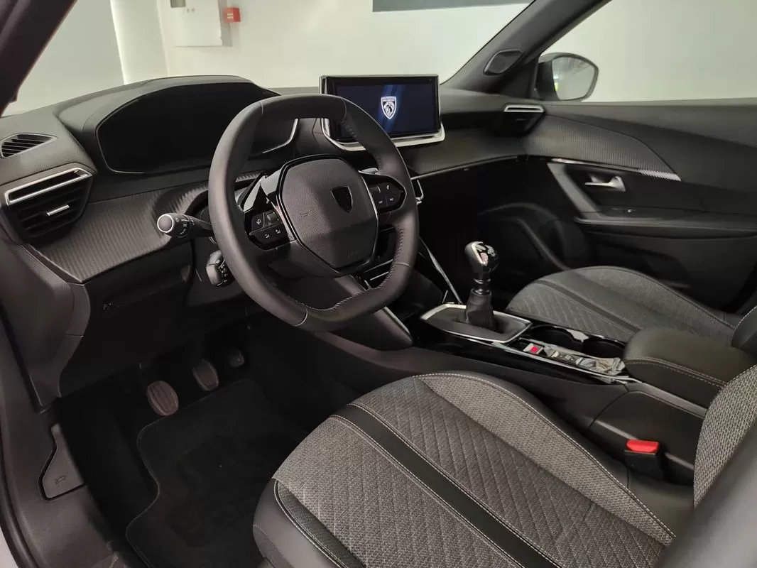 Peugeot 2008 1.2 PureTech Allure - foto 6