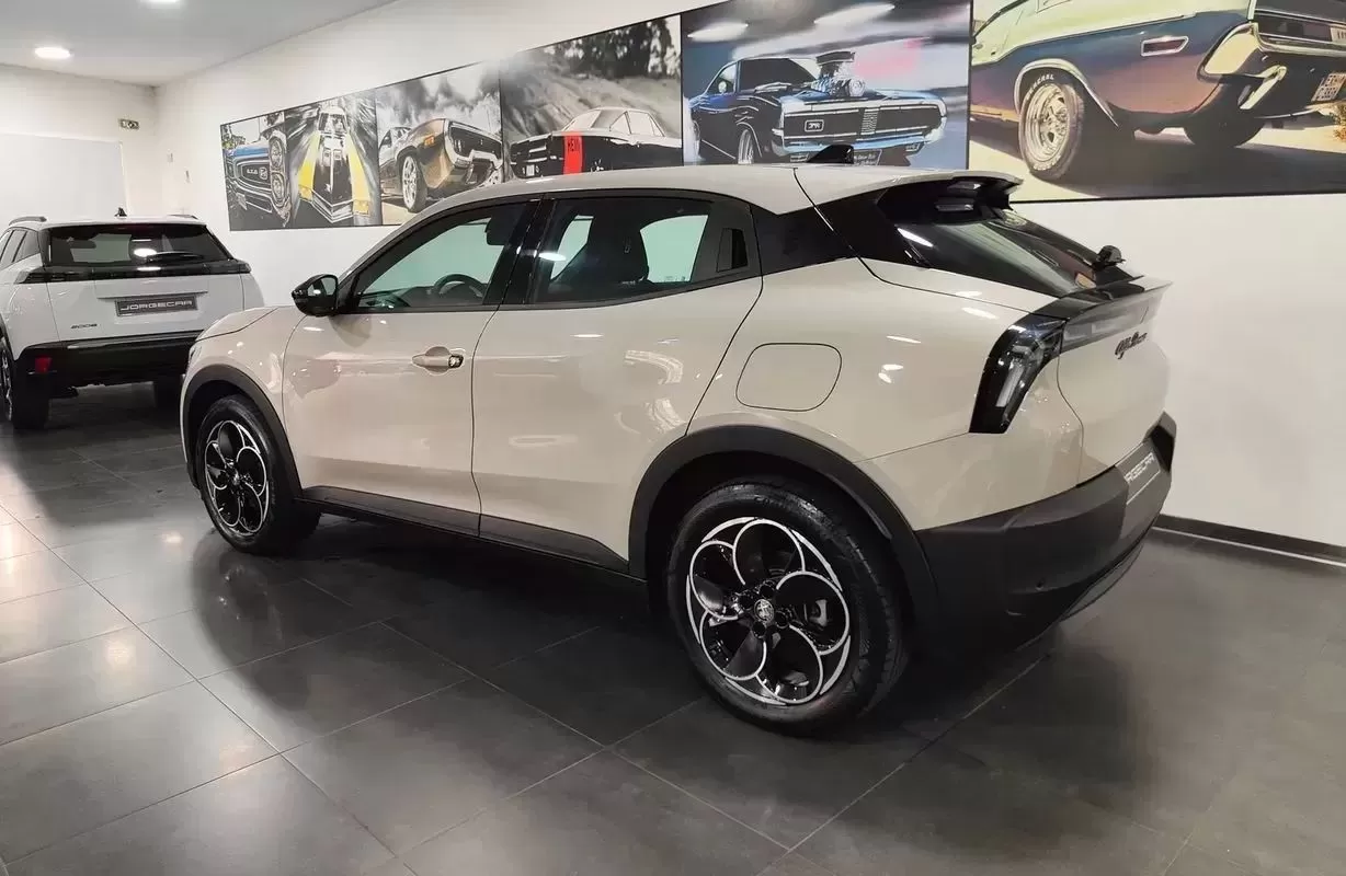 Alfa Romeo Junior Elletrica 50 kWh Launch Edition - foto 5