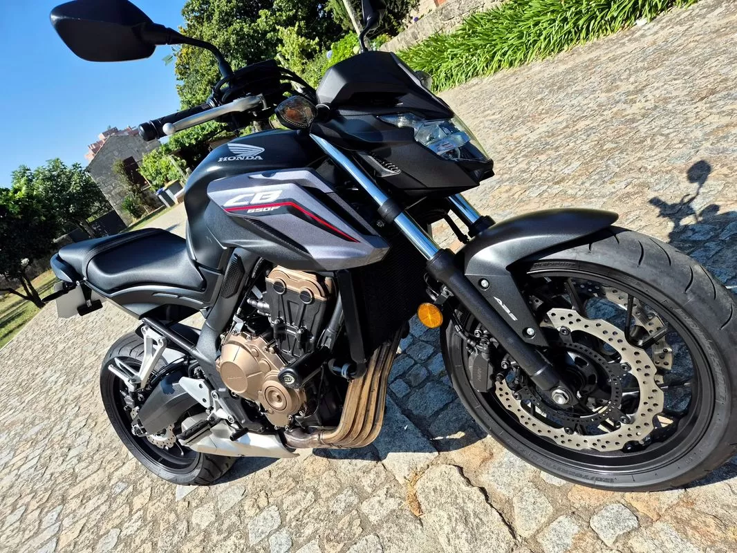 Honda CB 650F - foto 3