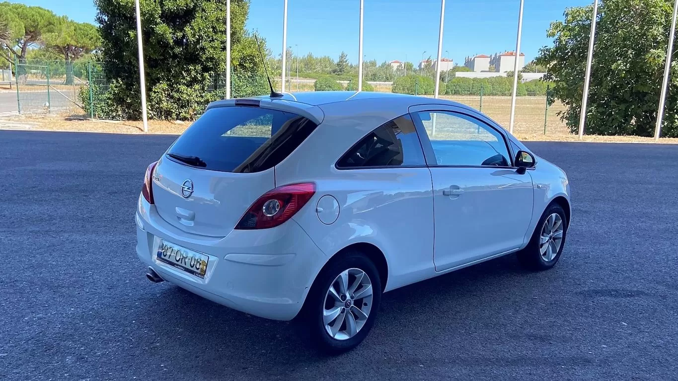 Opel Corsa 1.2i 16V Go! - foto 8