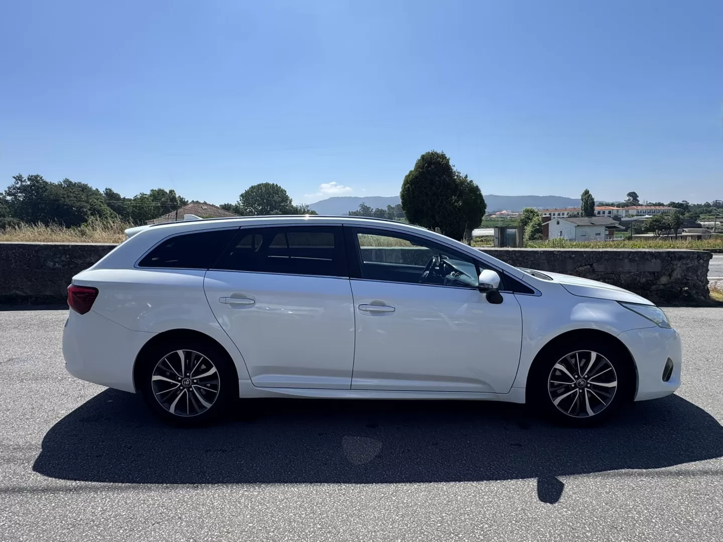 Toyota Avensis Touring Sports 2.0 D-4D Luxury+GPS - foto 8