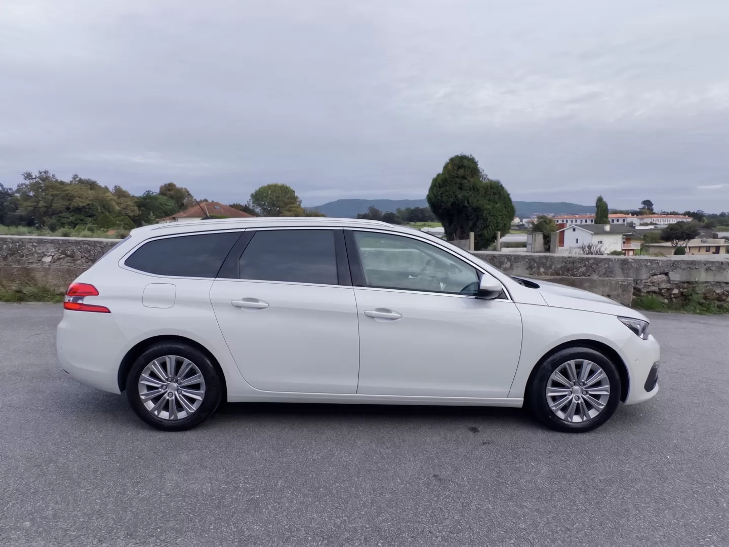 Peugeot 308 SW BlueHDi 120 Stop & Start GT-Line Edition - foto 8