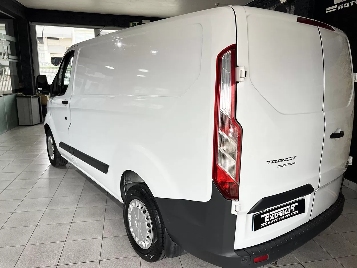 Ford  Transit Custom 2.2 d - foto 3