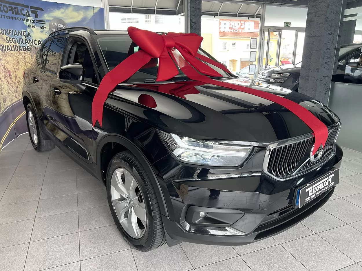 Volvo XC 40 2.0 D3 Momentum - foto 2