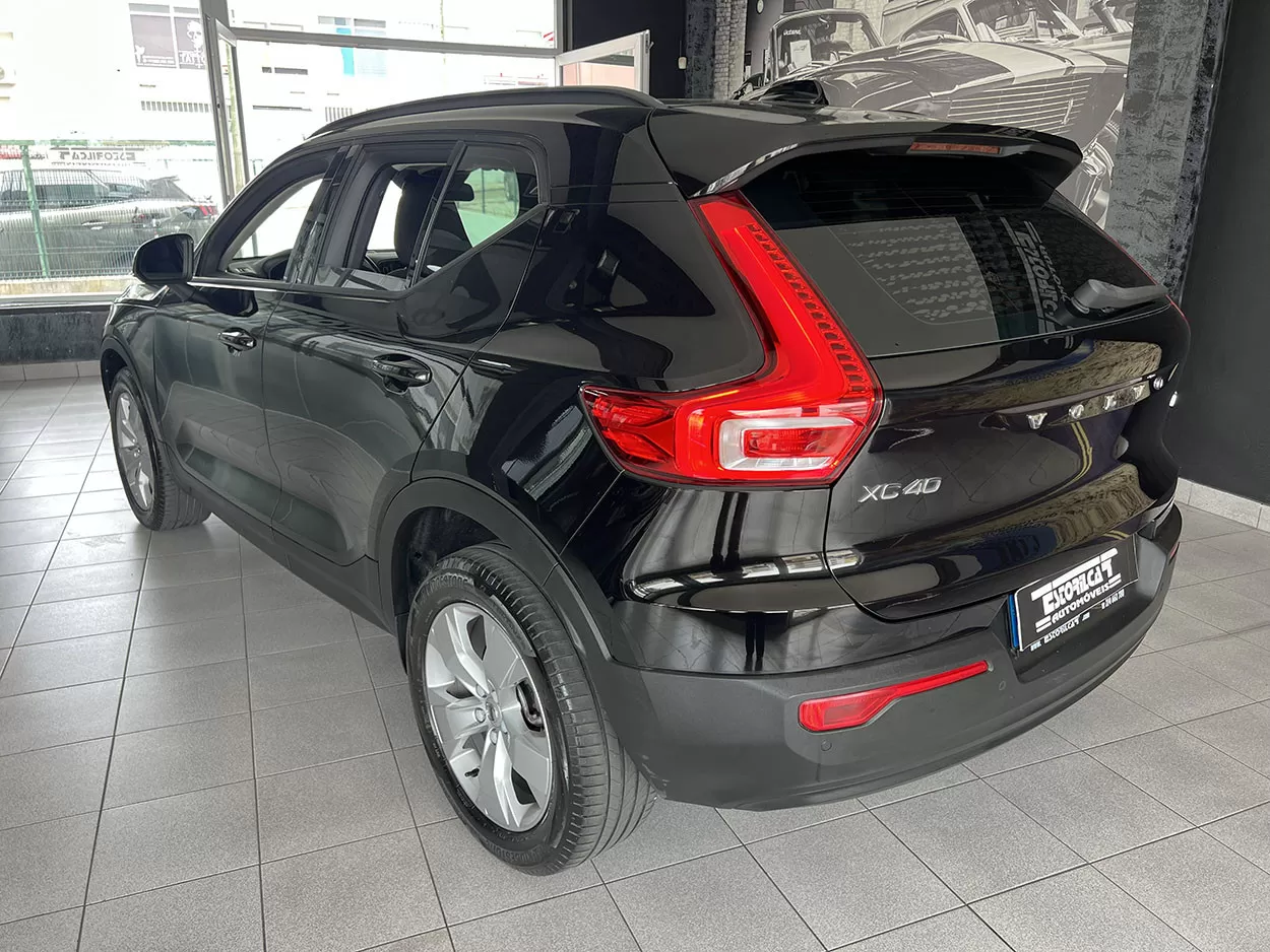 Volvo XC 40 2.0 D3 Momentum - foto 3