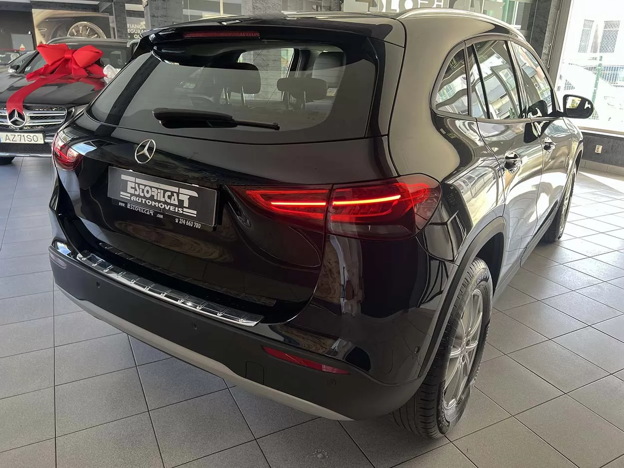 Mercedes-Benz GLA 180 7G-DCT Edition 2021 - foto 4