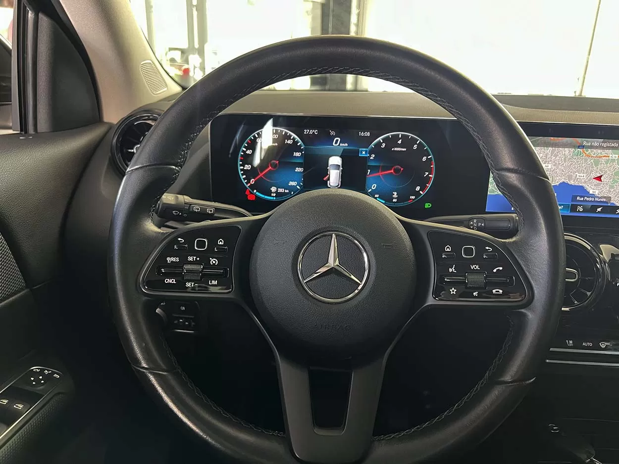 Mercedes-Benz GLA 180 7G-DCT Edition 2021 - foto 8