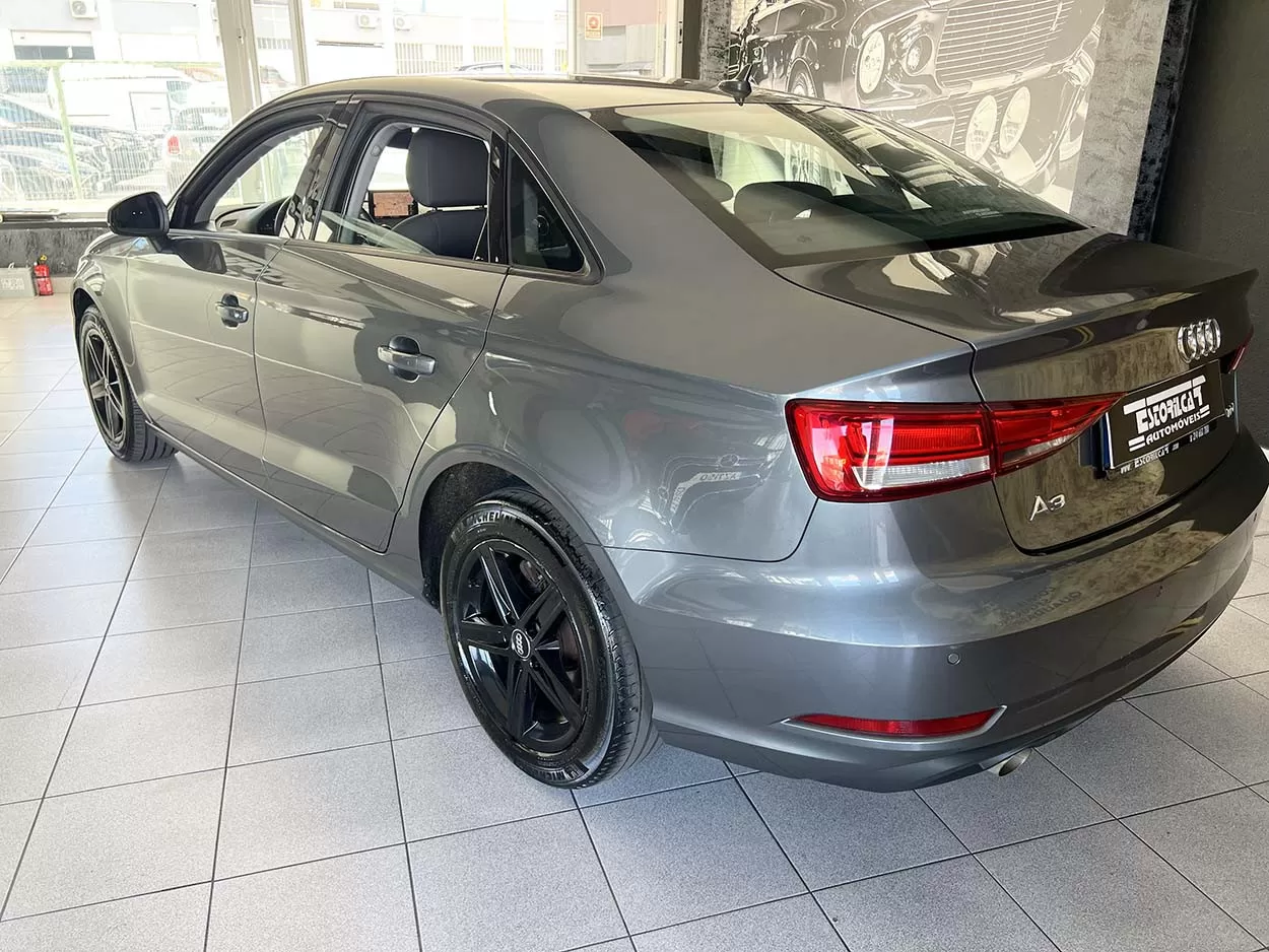 Audi A3 Limousine 1.6 TDI S tronic - foto 3