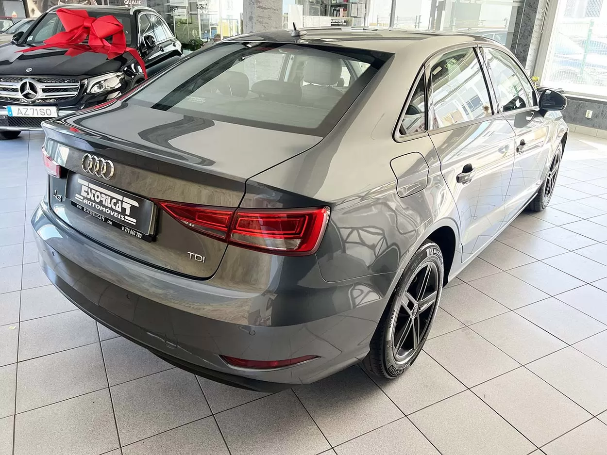 Audi A3 Limousine 1.6 TDI S tronic - foto 4