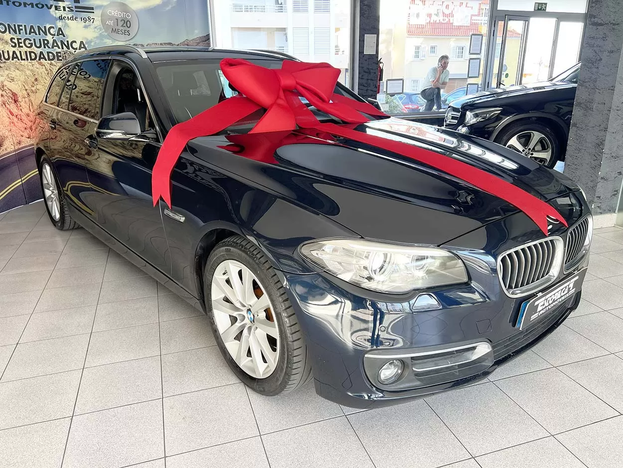 BMW 520 d TOURING LUXURY LINE - foto 2
