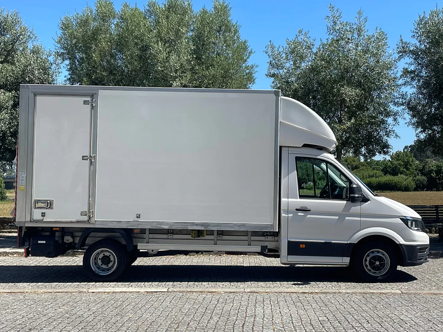 VW  Crafter 2.0 TDI Contentor + Plataforma Elevatória - foto 5