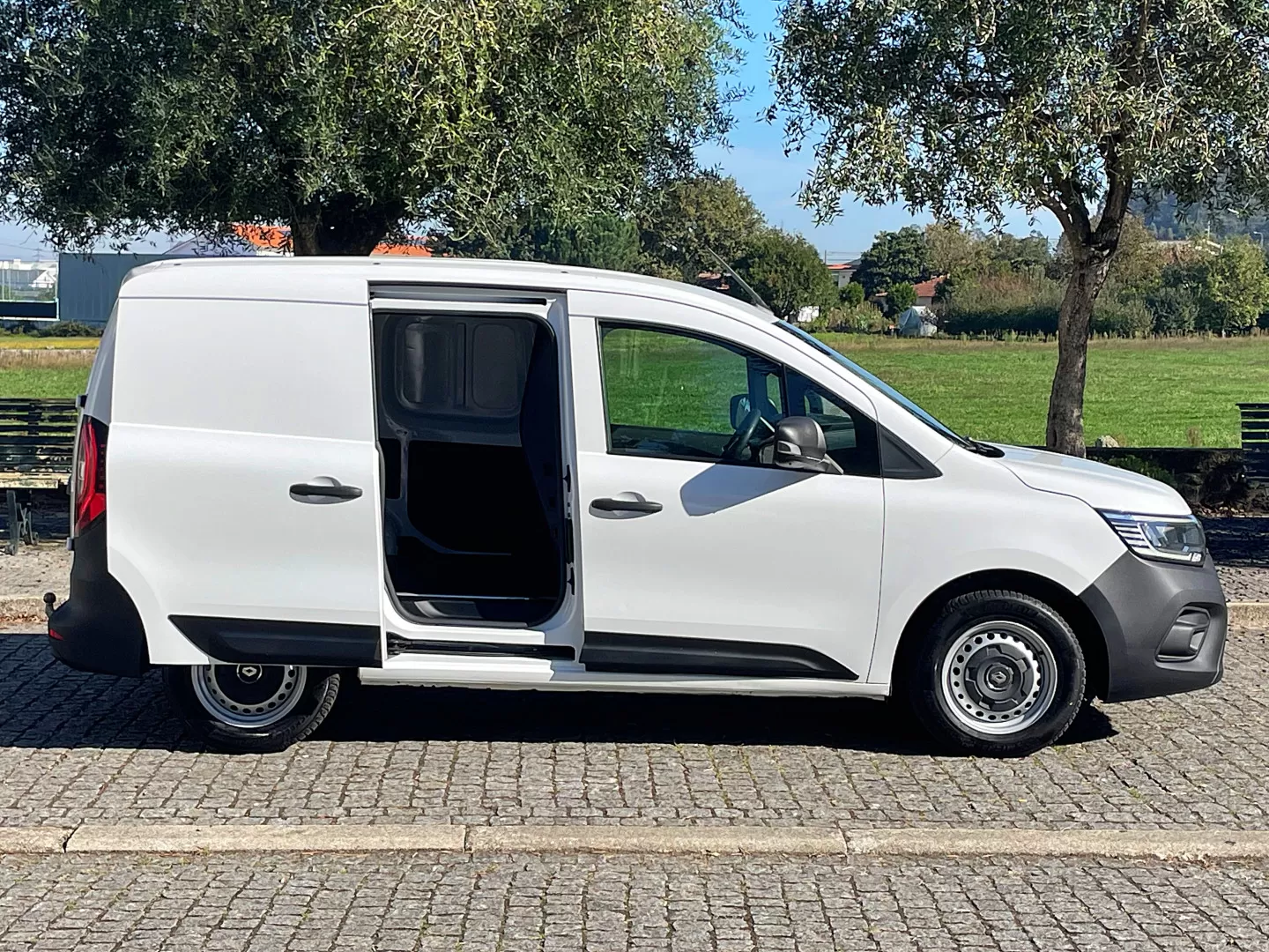 Renault  Kangoo 1.5 dCi 3L IVA Dedutível - foto 6