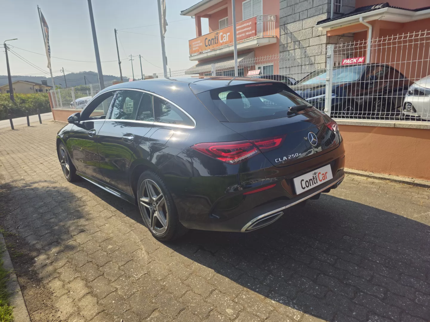 Mercedes-Benz CLA 250 e Shooting Brake AMG Line - foto 6