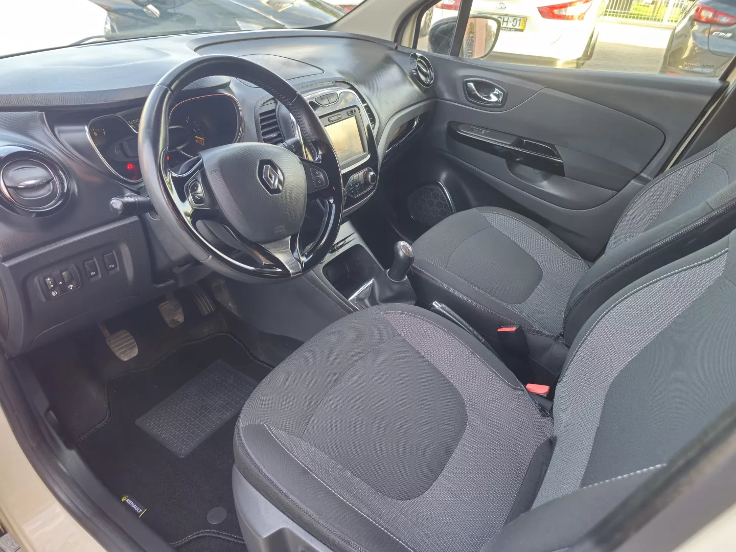 Renault Captur 0.9 TCE - foto 7