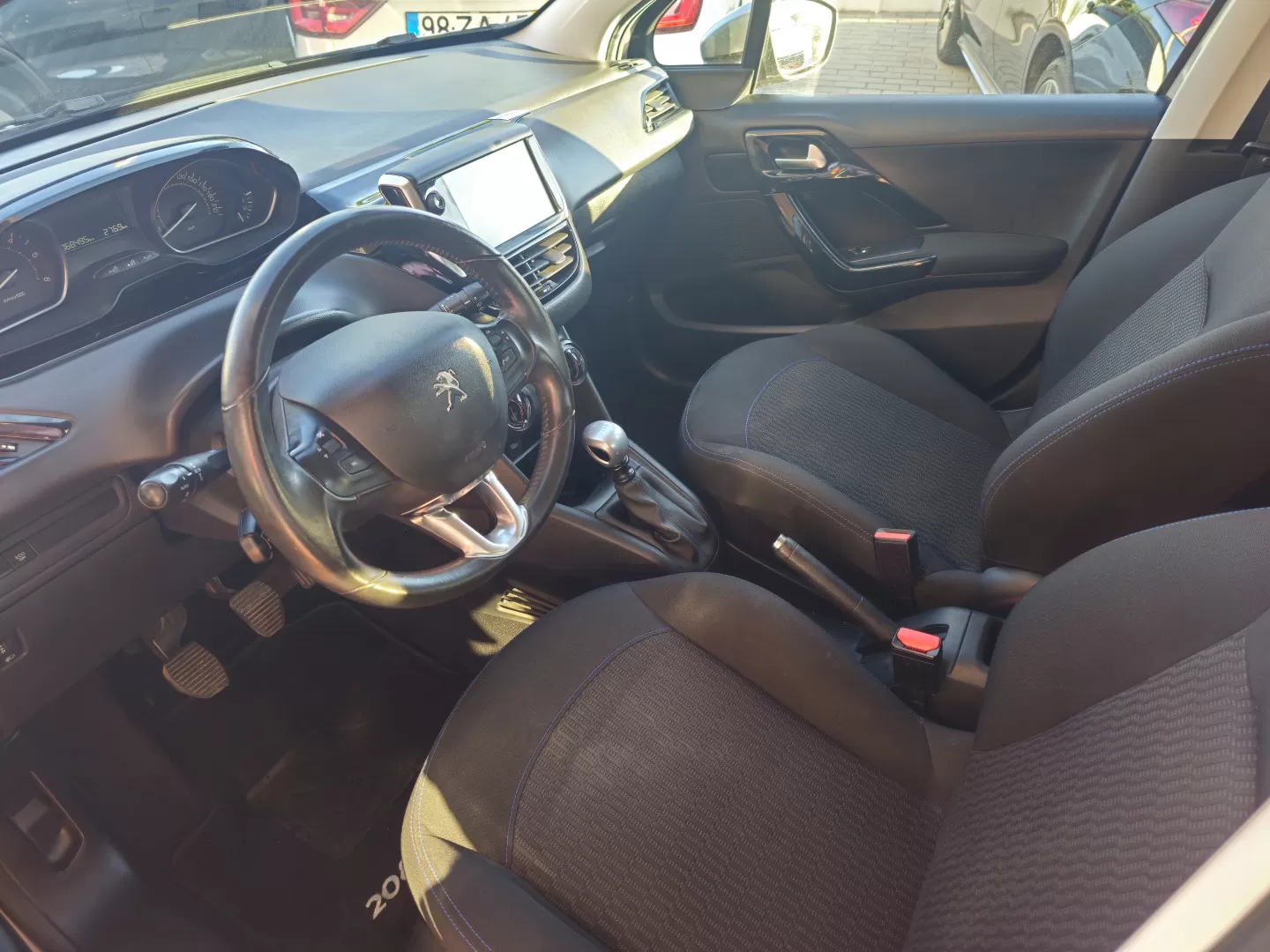 Peugeot 208 1.5 BlueHDi Signature - foto 8