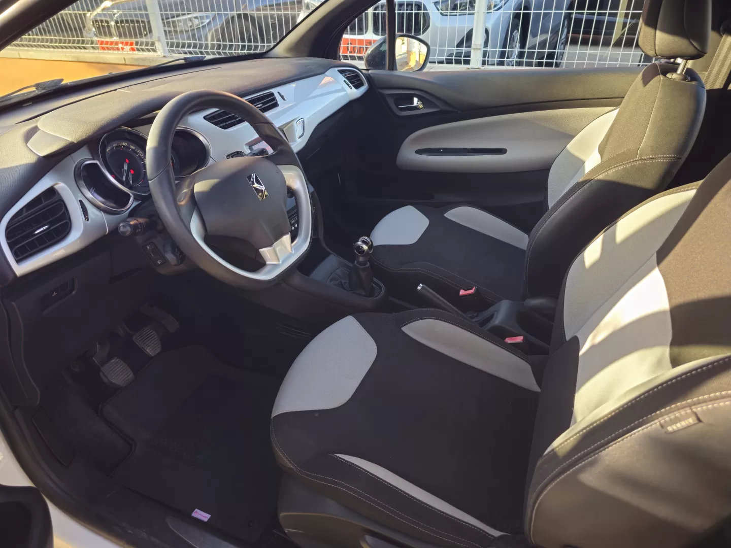 Citroën DS3 1.2 VTi Chic - foto 8