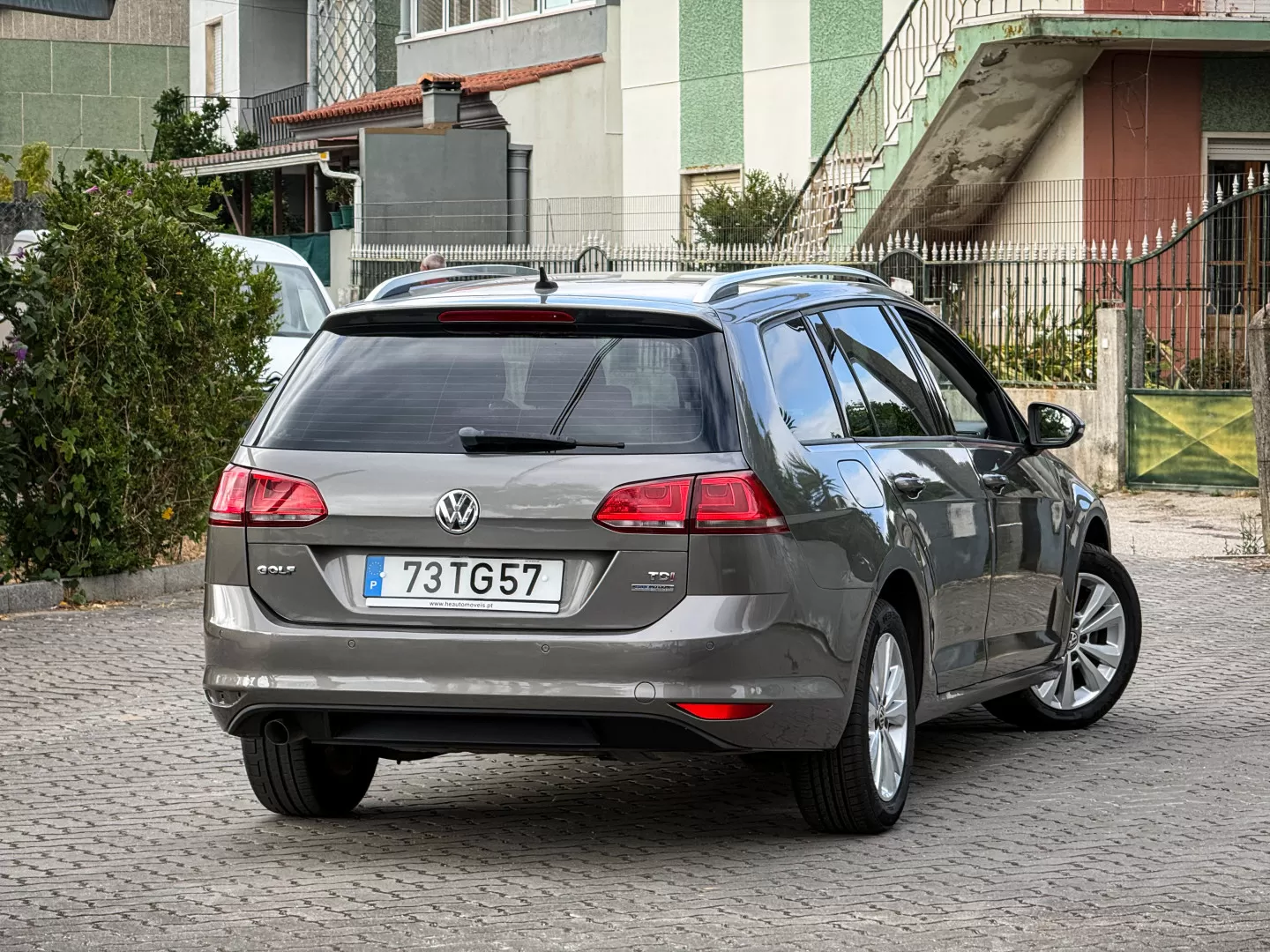 VW Golf Variant 1.6 TDi Highline - foto 2