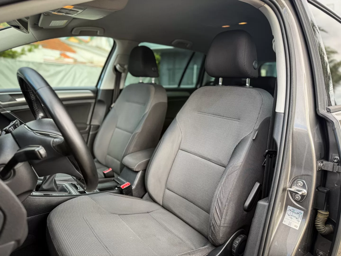 VW Golf Variant 1.6 TDi Highline - foto 6