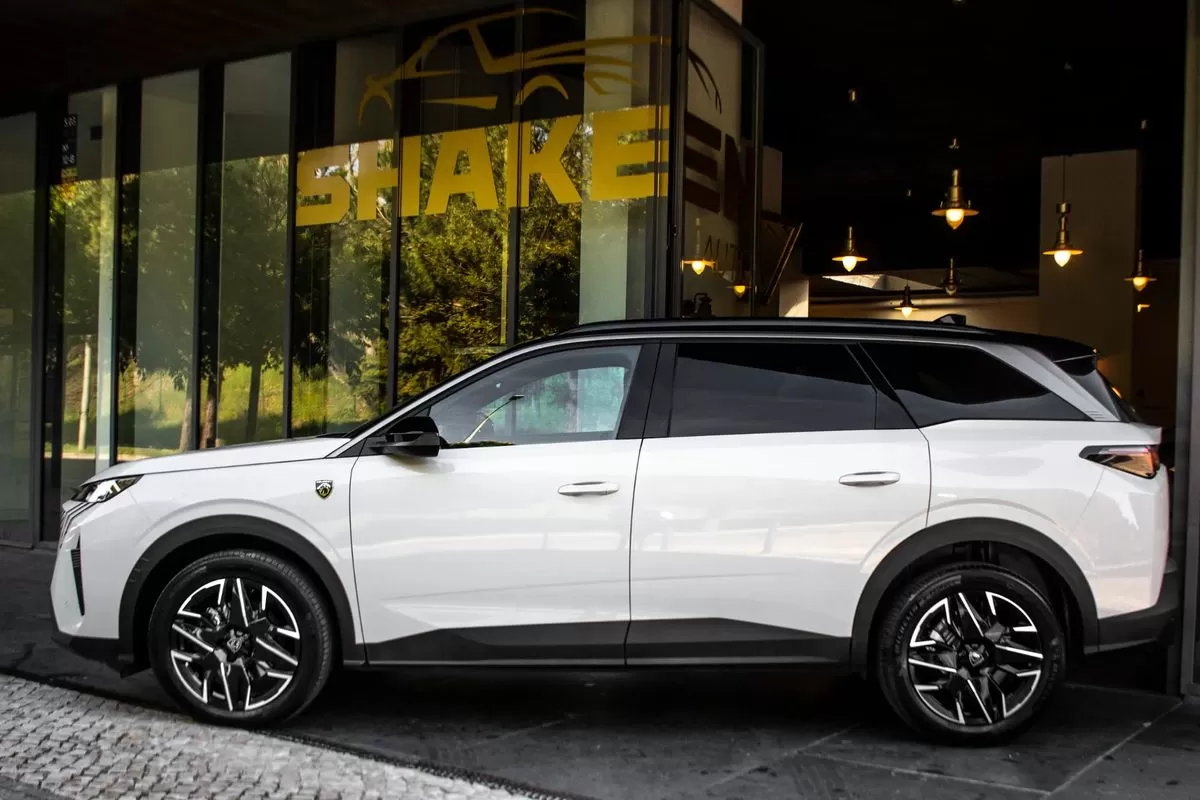 Peugeot 5008  Hybrid 136 E  Dsc6 Gt - foto 2