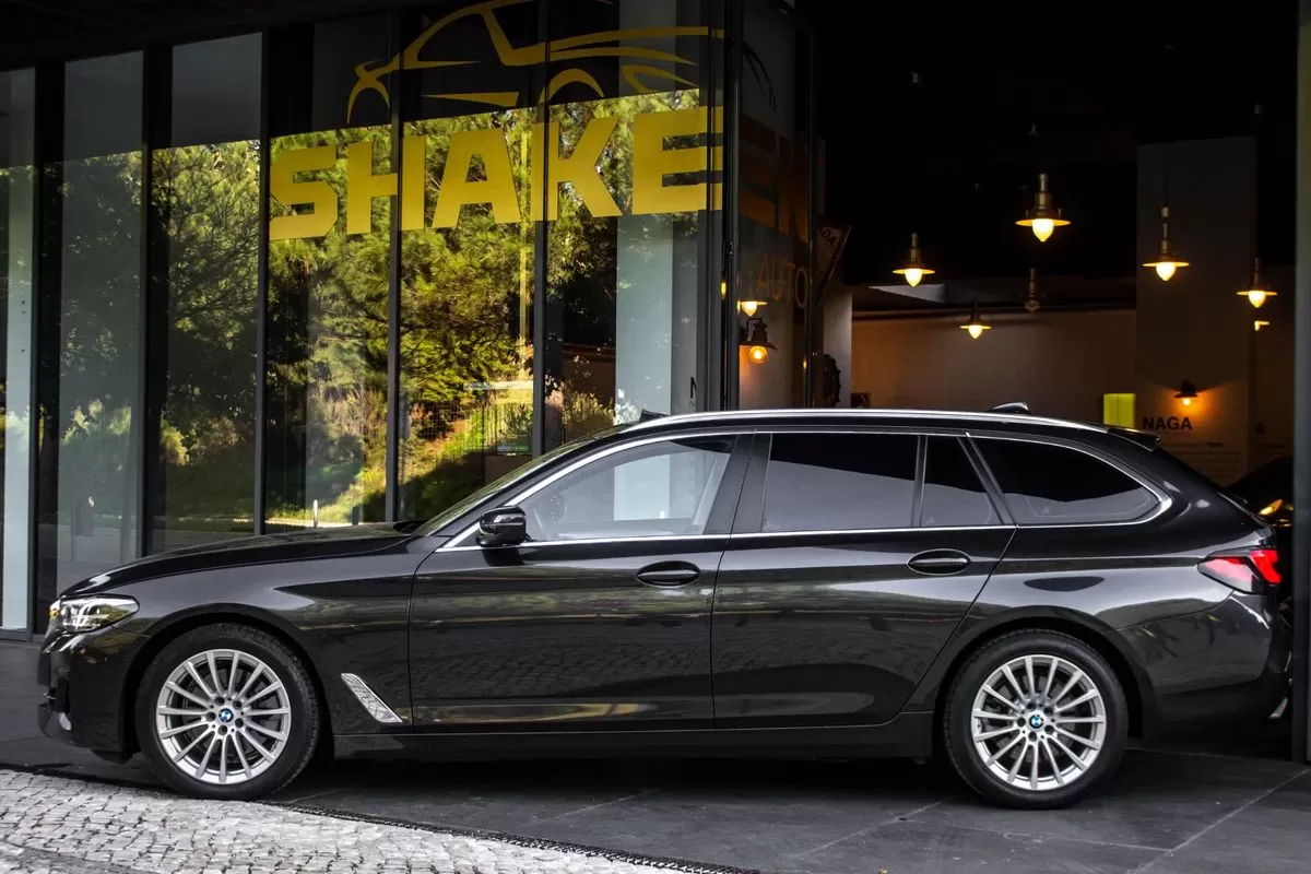 BMW 520 d Line Luxury Auto - foto 2