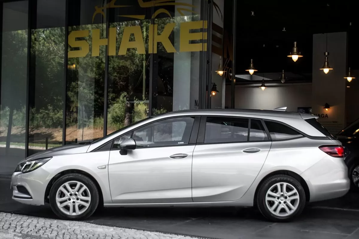 Opel Astra Sports Tourer  1 6 D S S Innovation - foto 2