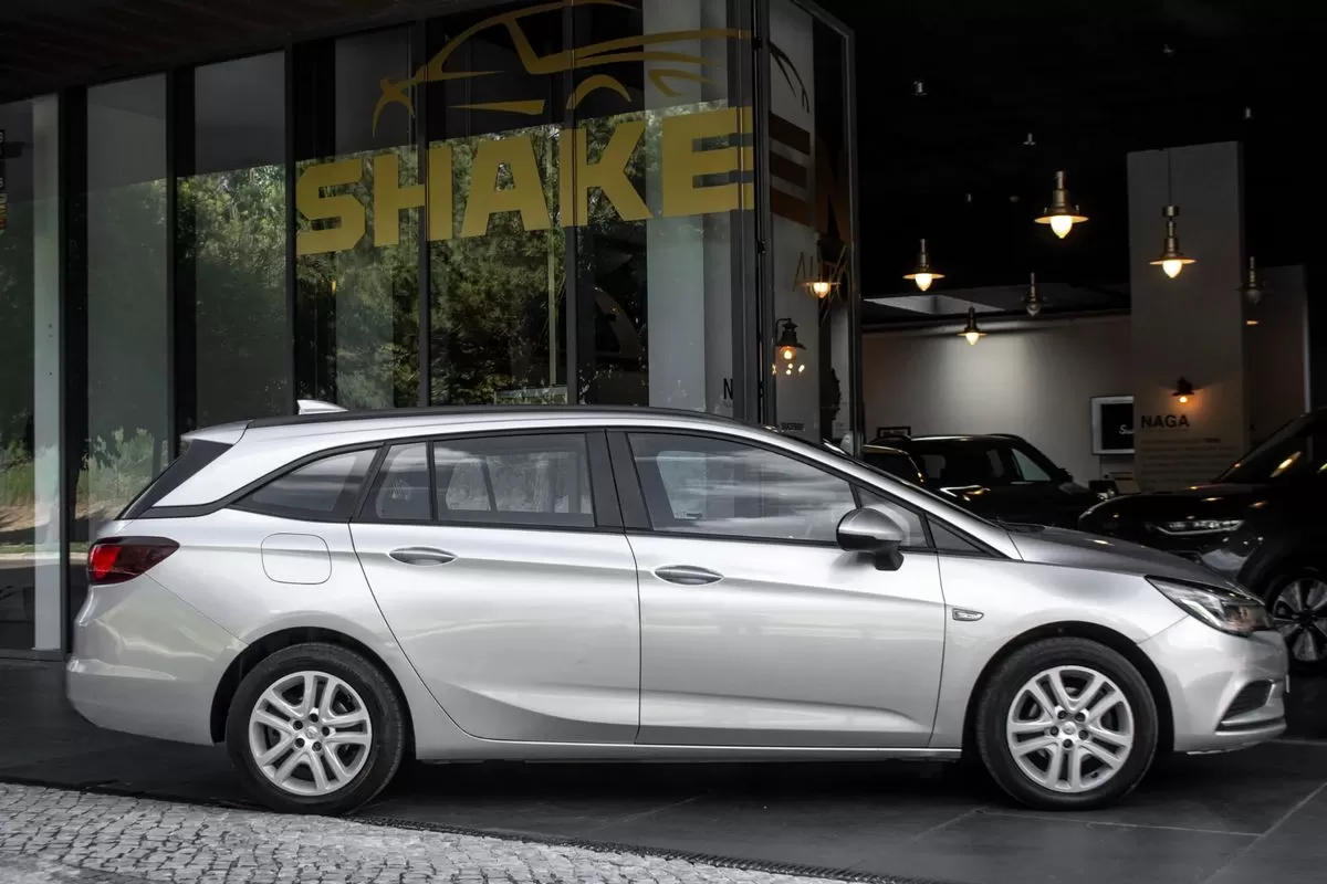 Opel Astra Sports Tourer  1 6 D S S Innovation - foto 5