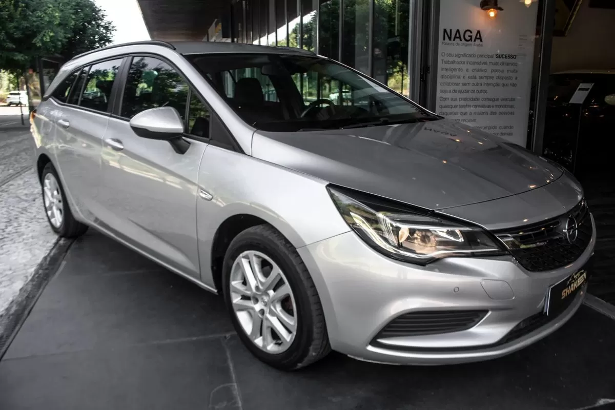 Opel Astra Sports Tourer  1 6 D S S Innovation - foto 6