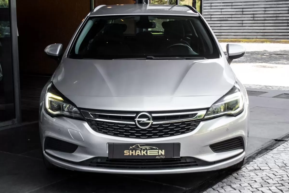 Opel Astra Sports Tourer  1 6 D S S Innovation - foto 7
