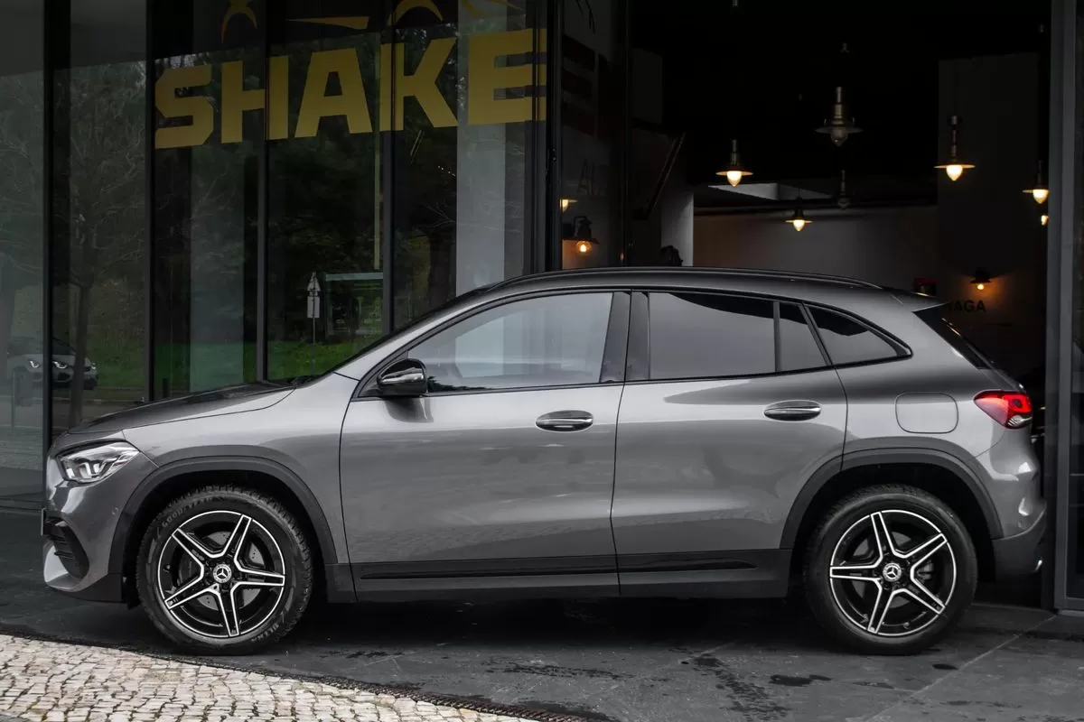Mercedes-Benz GLA 250 e AMG Line - foto 2