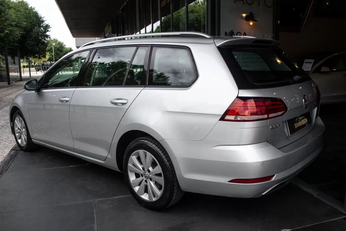 VW Golf Variant  1 6 Tdi Scr Comfortline - foto 3