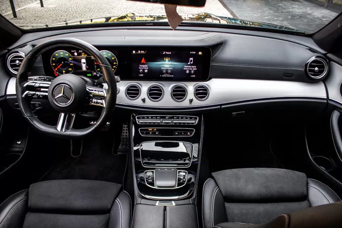 Mercedes-Benz E 300 e AMG Line - foto 4