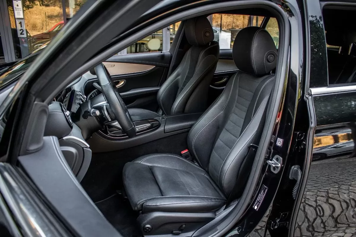 Mercedes-Benz E 300 e AMG Line - foto 5