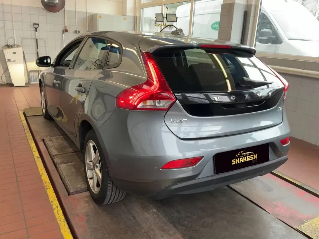 Volvo V40  D2 Kinetic - foto 3