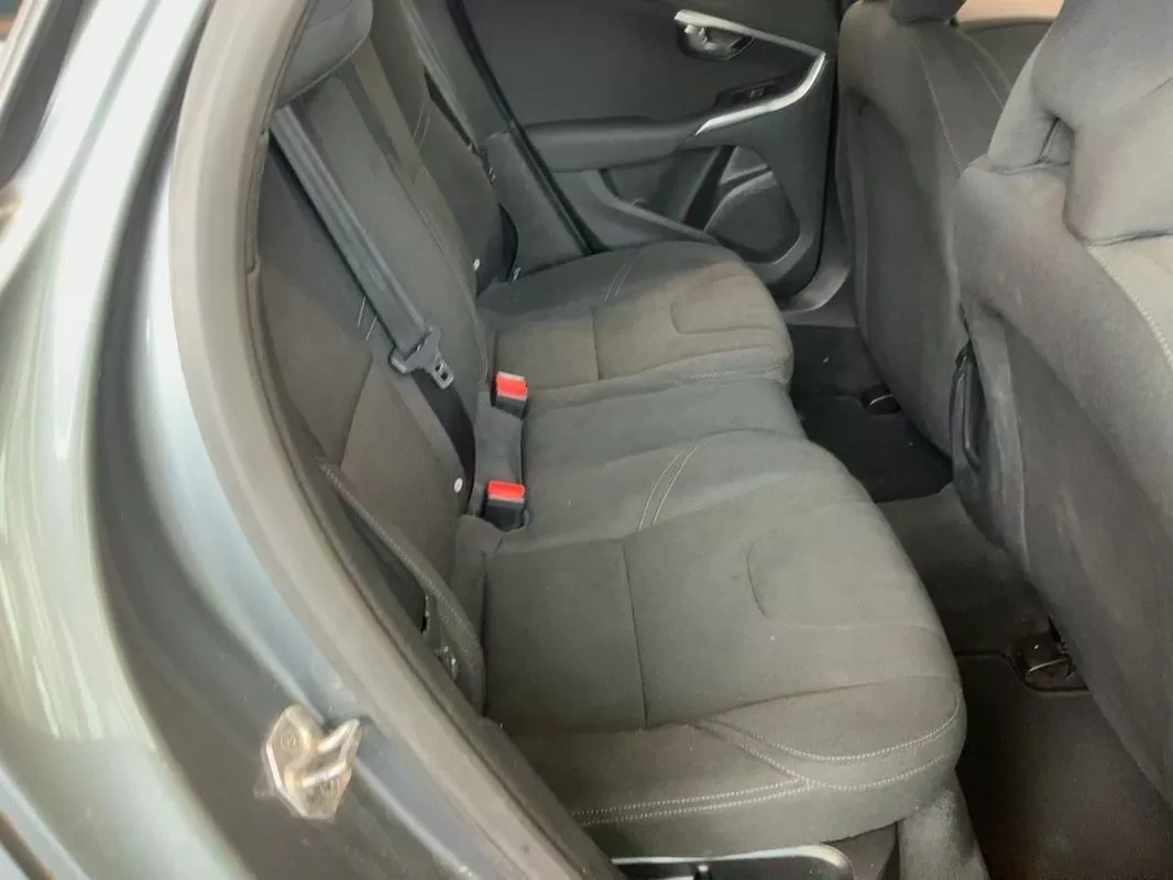 Volvo V40  D2 Kinetic - foto 6