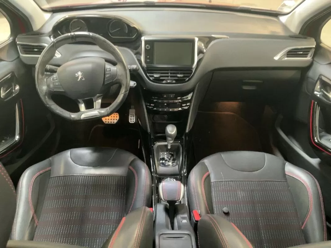 Peugeot 2008 1.2 PureTech GT Line EAT6 - foto 5