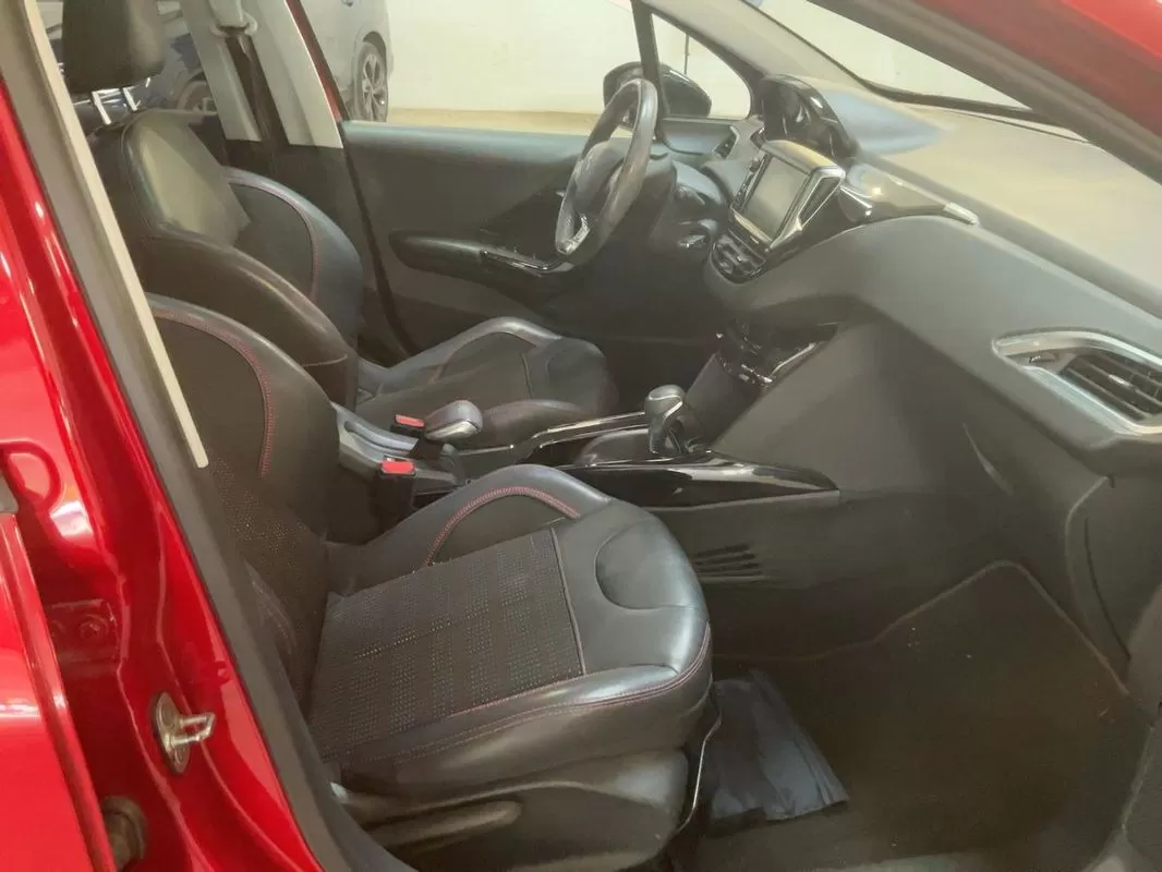 Peugeot 2008 1.2 PureTech GT Line EAT6 - foto 7