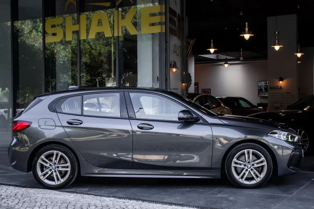 BMW 116 d Pack Desportivo M - foto 5
