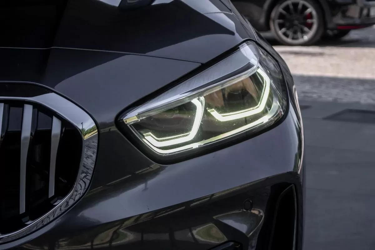 BMW 116 d Pack Desportivo M - foto 8