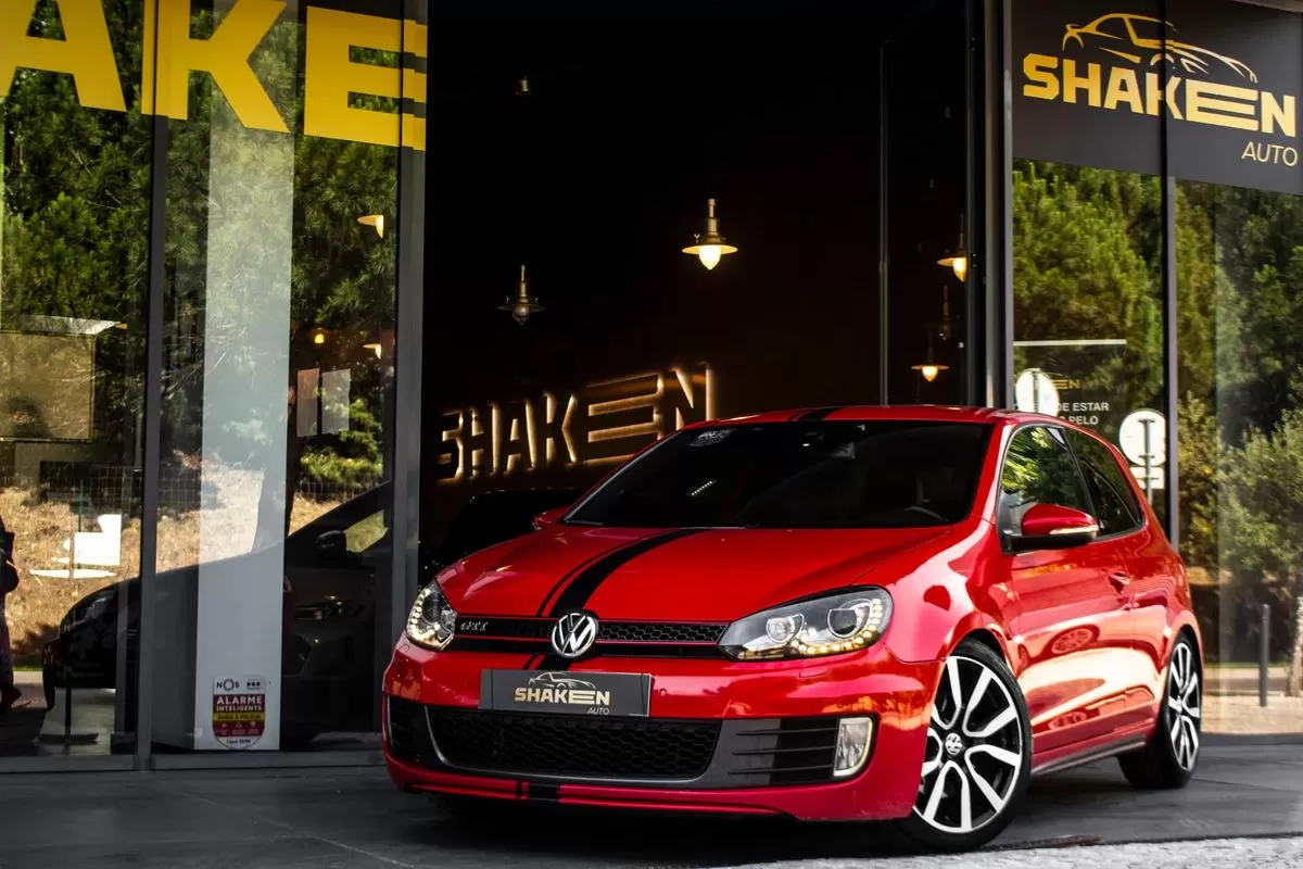 VW Golf  2 0 Gti Dsg Adidas