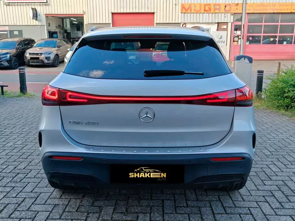 Mercedes-Benz EQA 250 AMG Line - foto 5