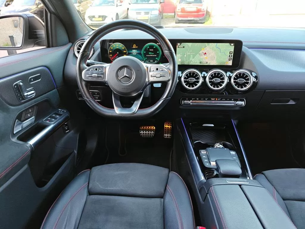Mercedes-Benz EQA 250 AMG Line - foto 8