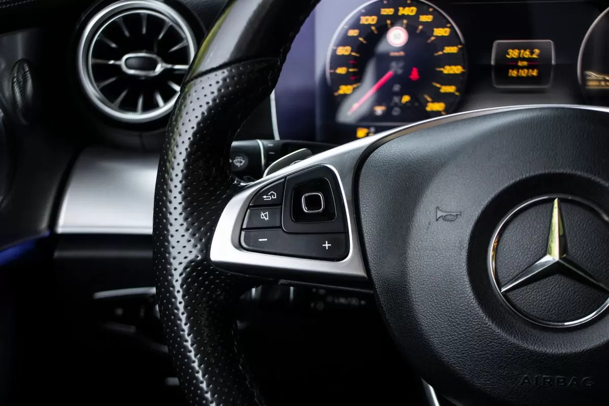 Mercedes-Benz E 220 d AMG Line Aut. - foto 8