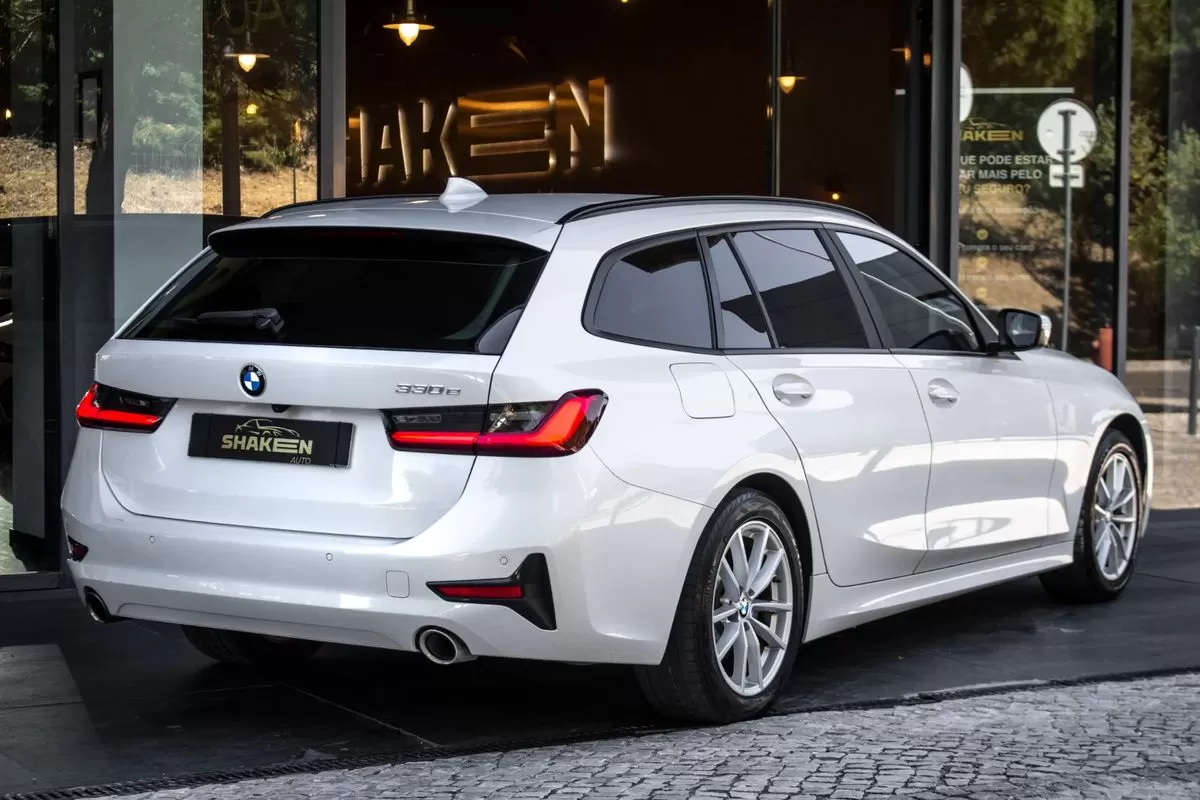 BMW 330 e Line Luxury Auto - foto 4