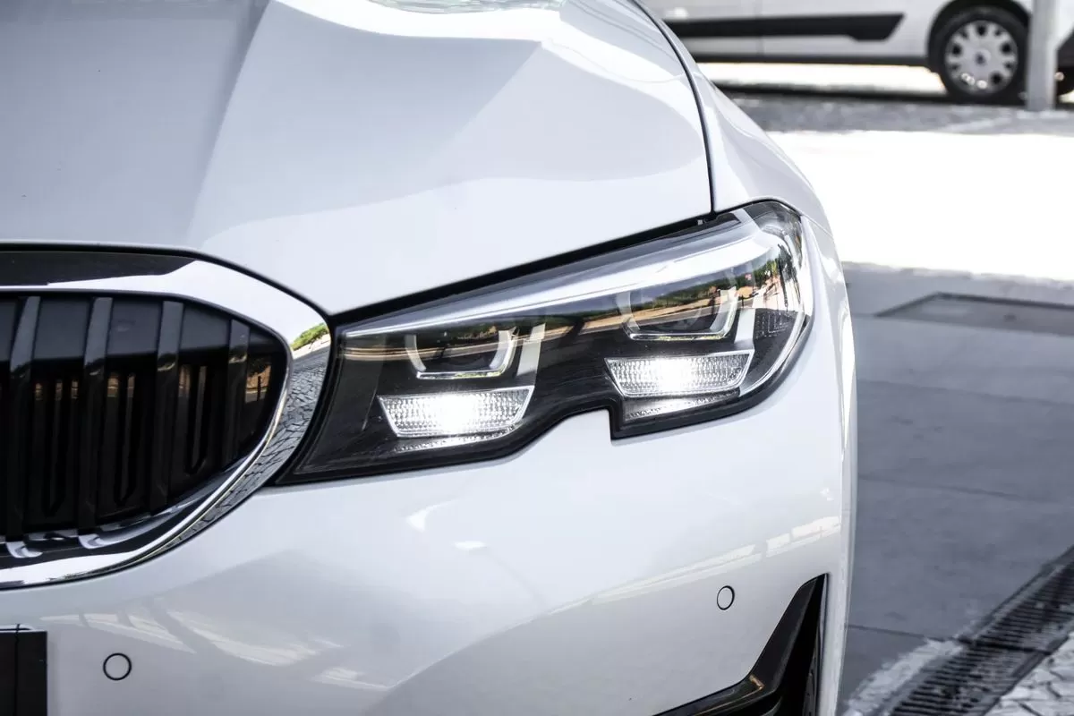 BMW 330 e Line Luxury Auto - foto 8