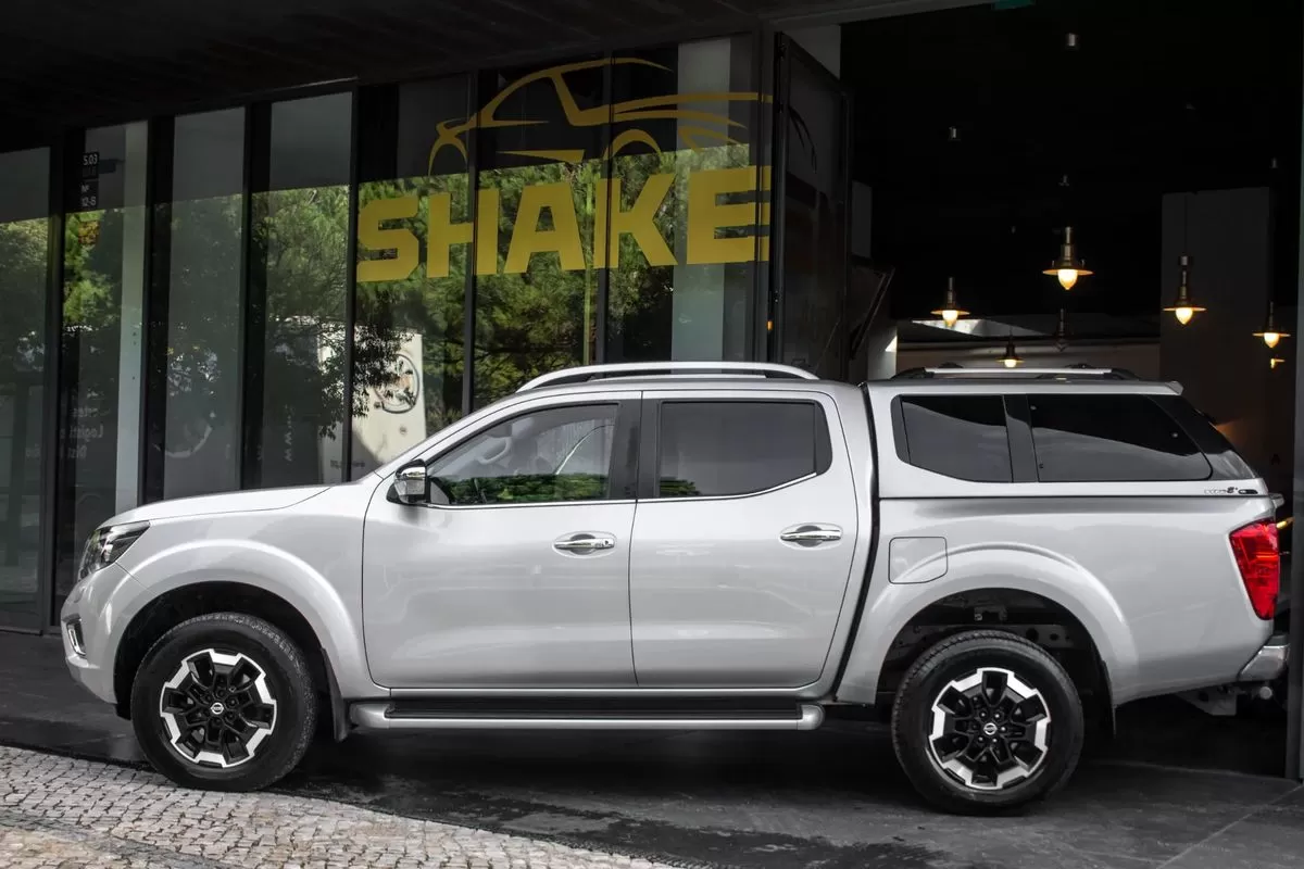 Nissan Navara 2.3 dCi CD 4WD Tekna Auto - foto 2