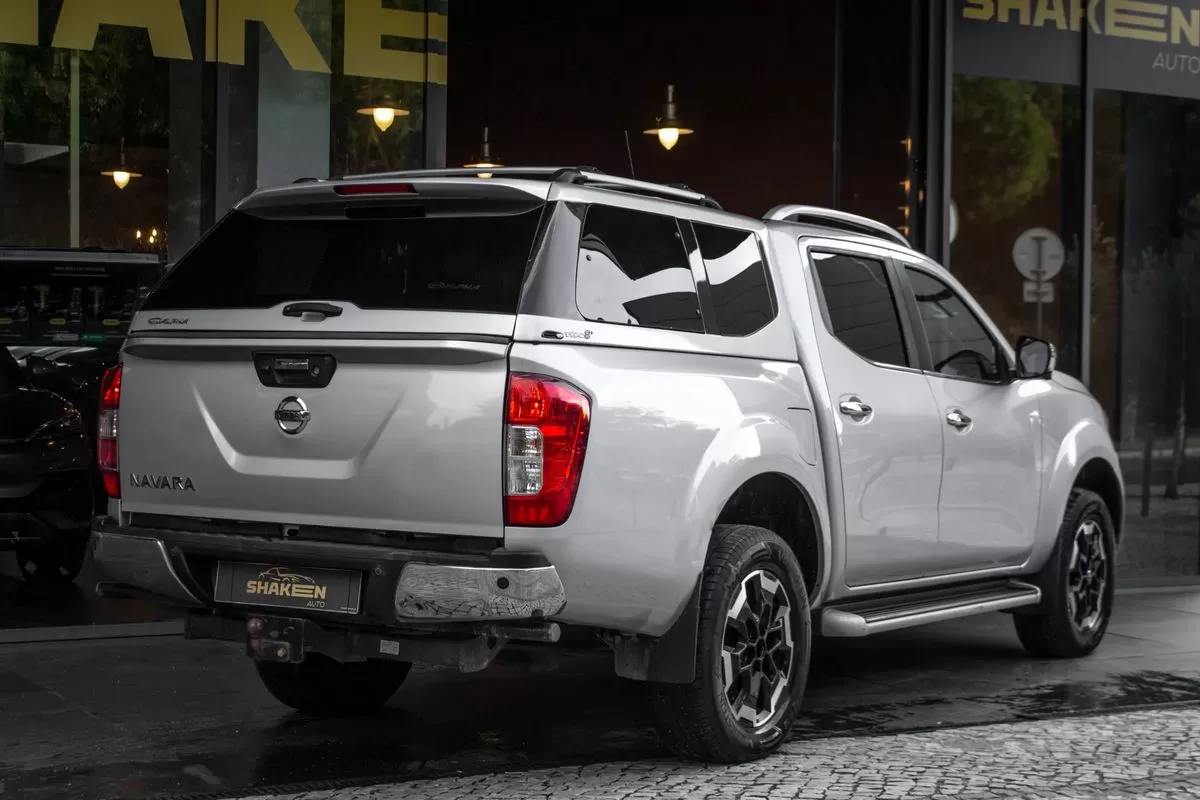 Nissan Navara 2.3 dCi CD 4WD Tekna Auto - foto 4