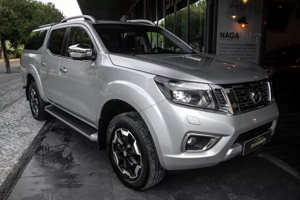 Nissan Navara 2.3 dCi CD 4WD Tekna Auto - foto 6