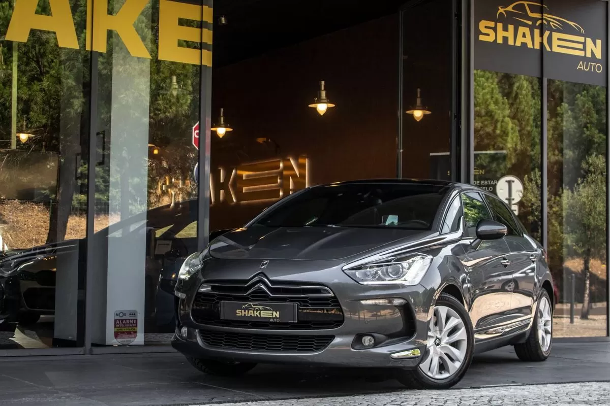 Citroën DS5 2.0 HDi Hy4 So Chic CMP6 102g